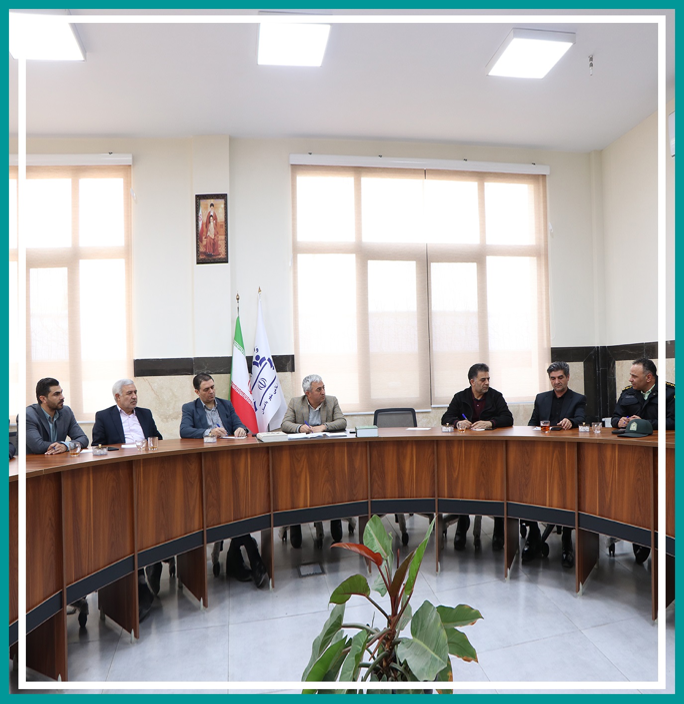 بررسی تخصصی مسائل انتظامی و ارتقای خدمات پستی در جلسه مشترك شورای اسلامی شهر باغستان با كلانتری ۱۸ و اداره پست